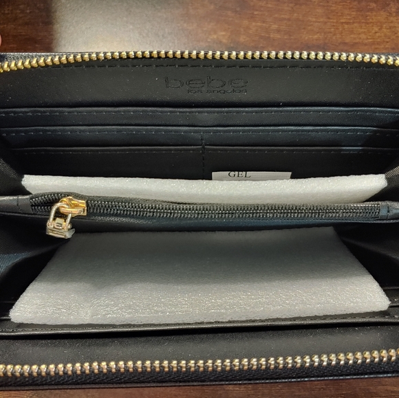 🍁NWT, Bebe Wallet, black and gold beautiful and cute wallet. 2 sides N zipper - Picture 9 of 14